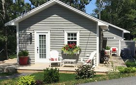 Mahone Bay Hide-Away