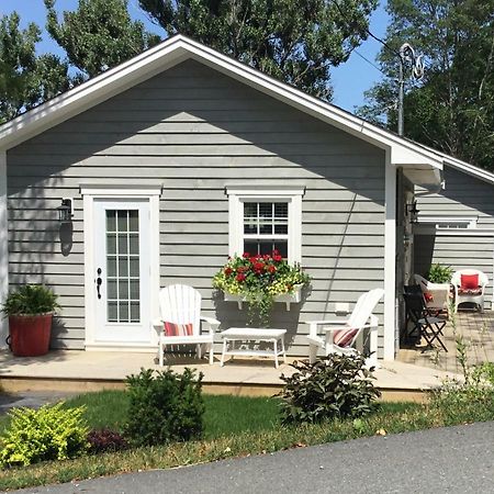 Mahone Bay Hide-Away Apartment Exterior photo