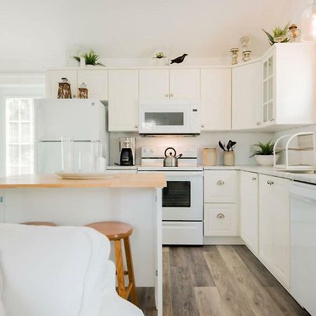 Mahone Bay Hide-Away Apartment Exterior photo