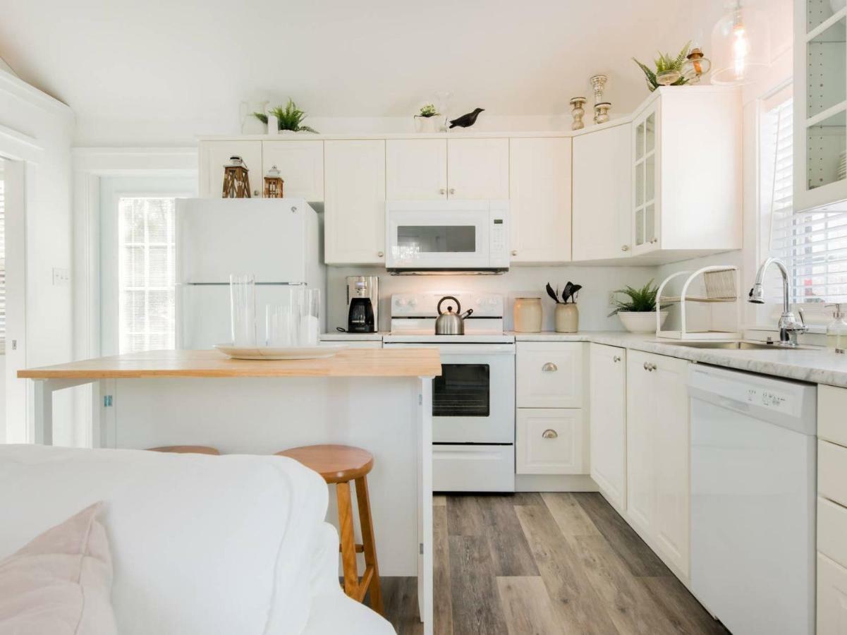 Mahone Bay Hide-Away Apartment Exterior photo